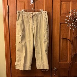 Jones New York Sport Pants. Capri cargo